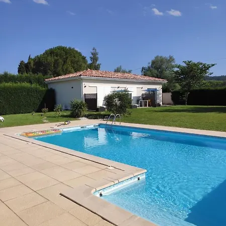 Les Pitchounettes בית הארחה