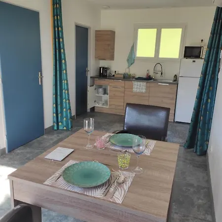 Les Pitchounettes בית הארחה