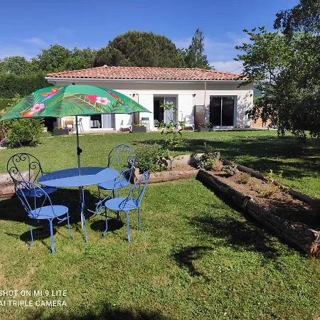 Les Pitchounettes בית הארחה 3*