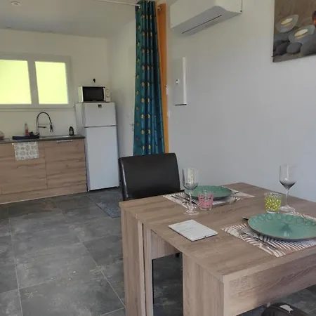 Les Pitchounettes בית הארחה